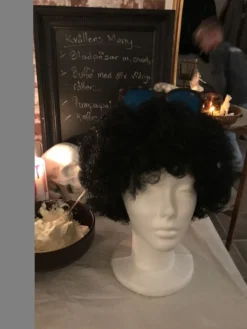 Afroperuukki Musta