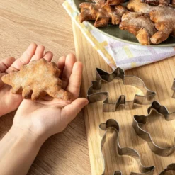 Dinosauruskeksimuotit