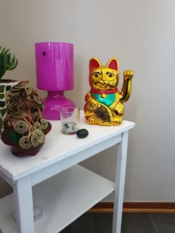 Itämainen Heiluttava Kissa
