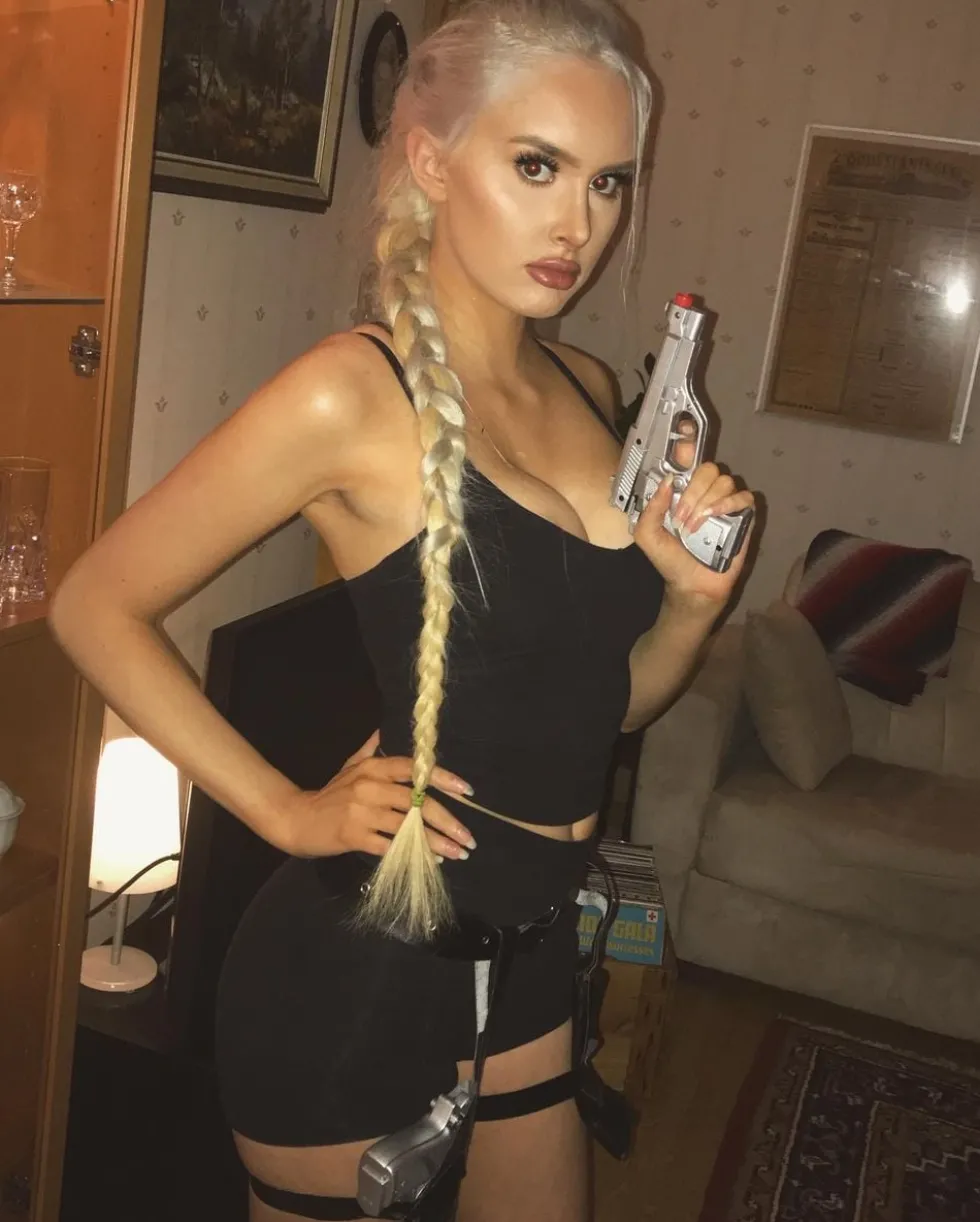 Kaksoisjalkakotelo Pistooleilla