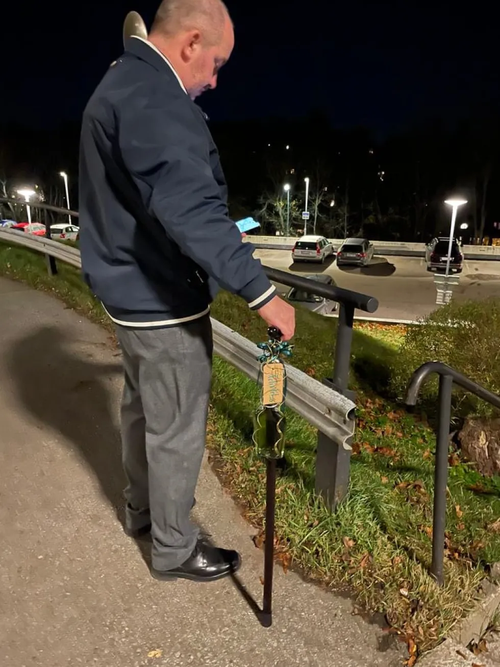 Keppi taskumatilla Ja soittokellolla