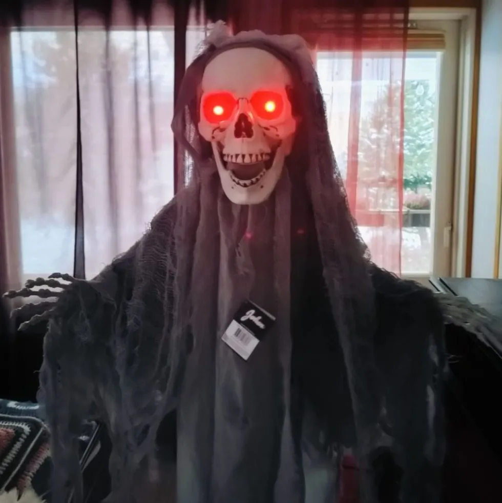 Kuolema Harmaa Rekvisiitta