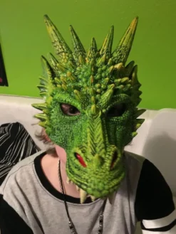 Lohikäärme Puolinaamari