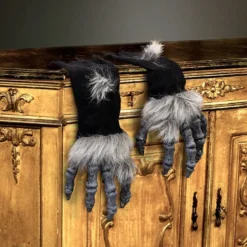 Monsterikädet Rekvisiitta