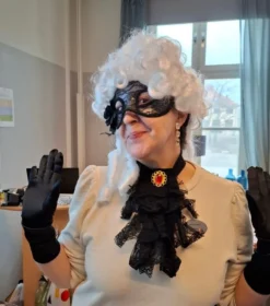 Musta Choker Pitsiä