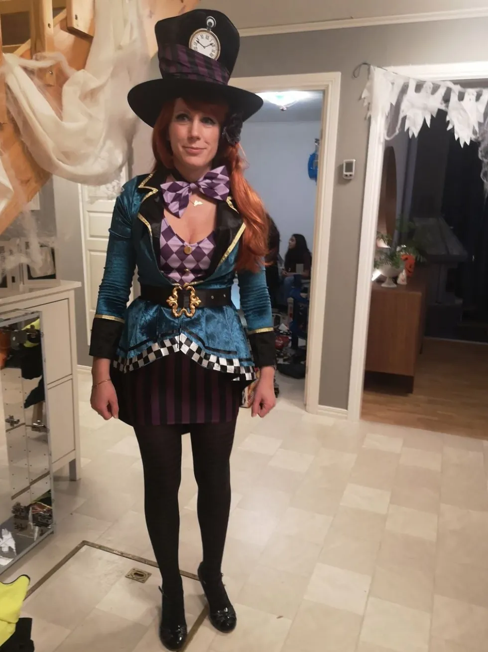 Naispuolinen Mad Hatter Deluxe Naamiaisasu