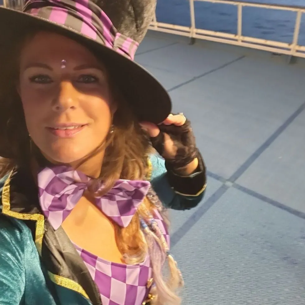 Naispuolinen Mad Hatter Deluxe Naamiaisasu