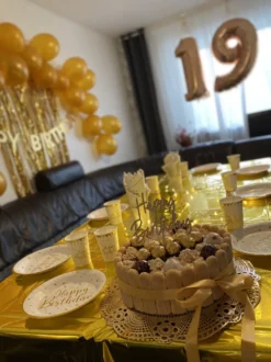 Pahvilautaset Happy Birthday Kulta/Valkoinen