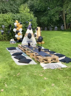 Pahvilautaset Musta Kultareunus Kuusikulmio Celebrate