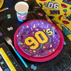 Pahvilautaset 90's Party
