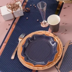 Pöytäliina Pilkullinen Laivastonsininen/Ruusukulta