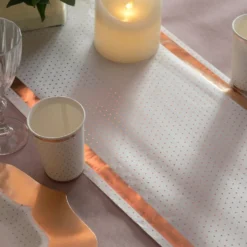 Pöytäliina Pilkullinen Valkoinen/Ruusukulta